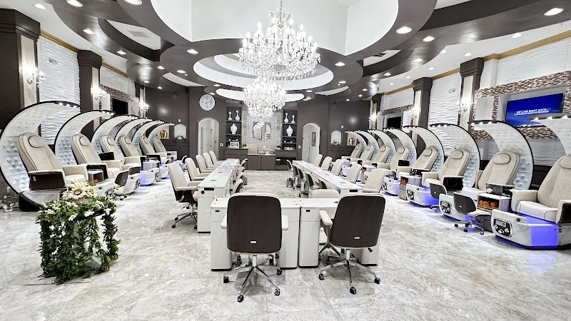 Queen Nails & Spa
