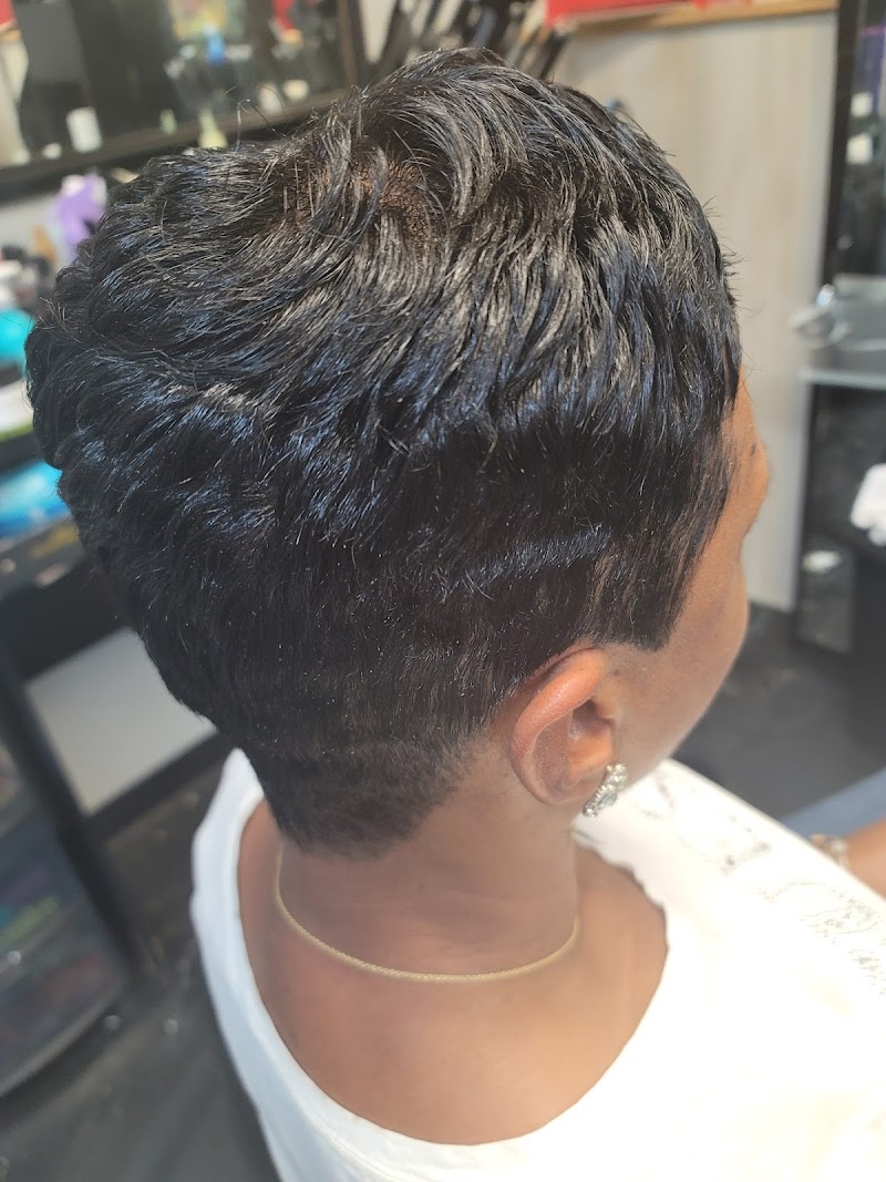 La'Creations Hair Studio